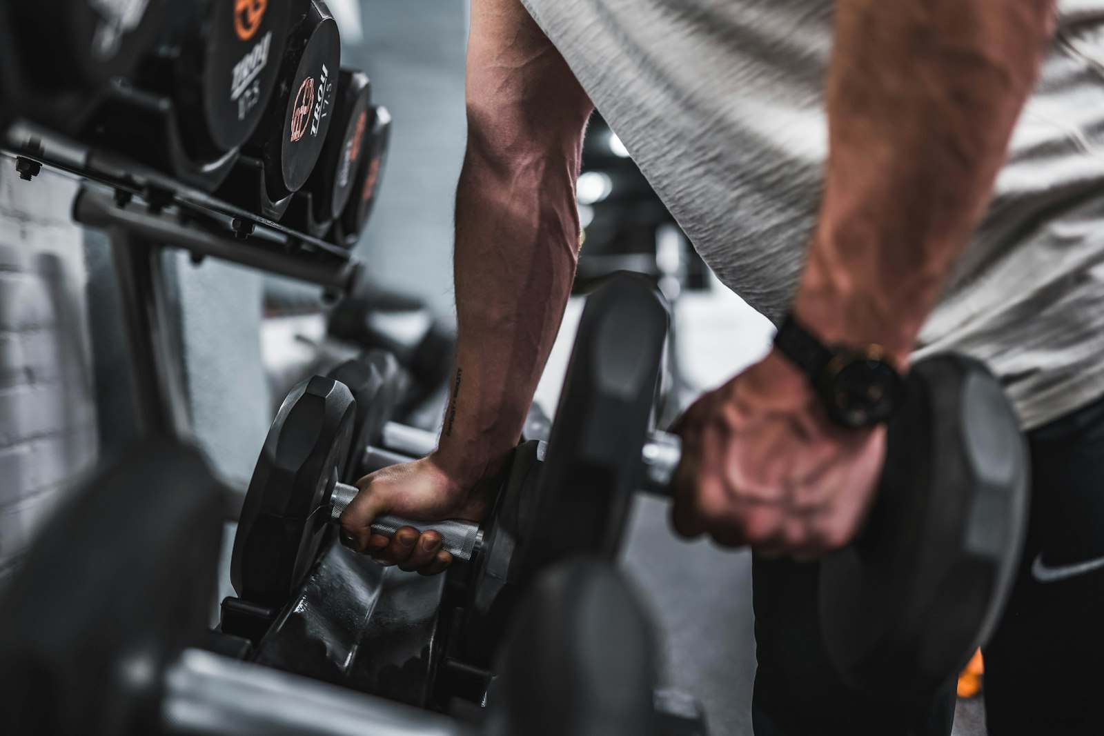 Mind-Muscle Connection: Benefits & Side Effects